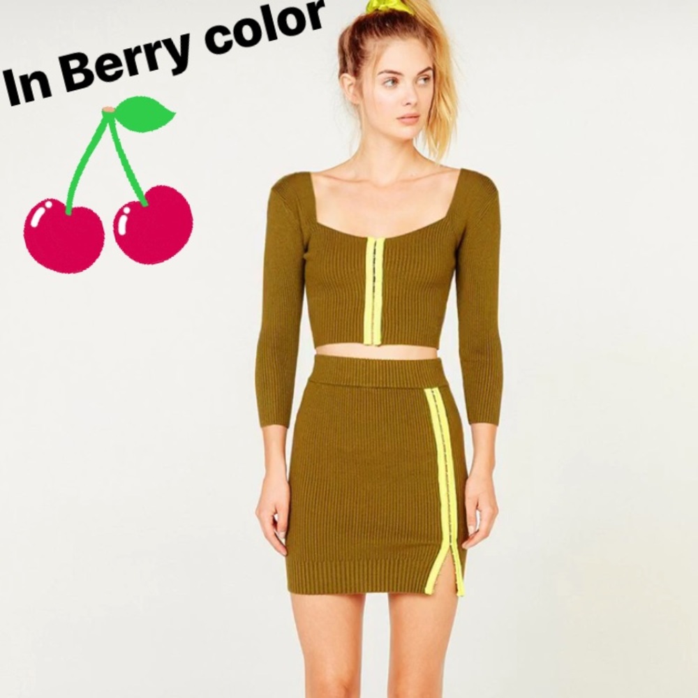 Paige Hook Berry color matching Set xs/s